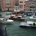 Honeymoon On Grand Canal Pensión