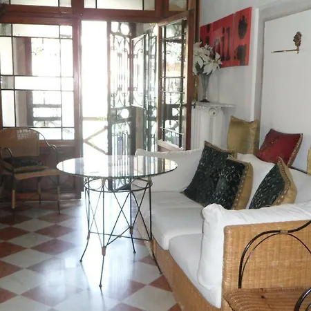 Guest house Honeymoon On Grand Canal *