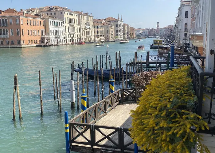 Honeymoon On Grand Canal Venezia